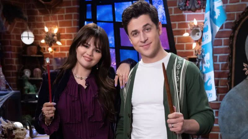 Selena Gomez e David Henrie como Alex e Justin Russo para o revival de 'Os Feiticeiros de Waverly Place' - Divulgação/Disney