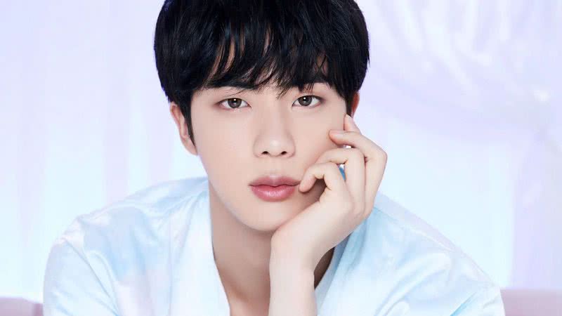 Jin em concept photo para o álbum "BE", do BTS - Divulgação/Big Hit Music