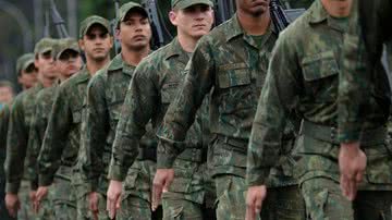 Desfile cívico-militar em homenagem aos heróis da Revolução Constitucionalista de 1932 - Levi Bianco/ Getty Images