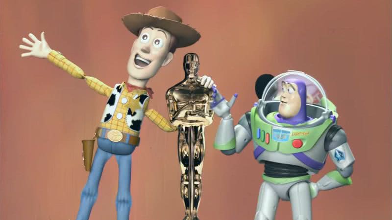 Woody e Buzz, de 'Toy Story', no Oscar de 1996 - Reprodução/YouTube/Restoring the Magic