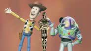 Woody e Buzz, de 'Toy Story', no Oscar de 1996 - Reprodução/YouTube/Restoring the Magic