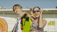 J-Hope, do BTS e Becky G em cena do MV de 'Chicken Noodle Soup' - Reprodução/YouTube/HYBE LABELS