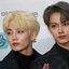 Jeonghan e Jun, do SEVENTEEN, no The 8th Gaon Chart K-Pop Awards em 2019