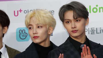 Jeonghan e Jun, do SEVENTEEN, no The 8th Gaon Chart K-Pop Awards em 2019 - Han Myung-Gu/WireImage/Getty Images