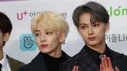 Jeonghan e Jun, do SEVENTEEN, no The 8th Gaon Chart K-Pop Awards em 2019 - Han Myung-Gu/WireImage/Getty Images