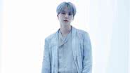 Suga em concept photo para o álbum "Proof", do BTS - Divulgação/Big Hit Music