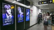 Fotos de Jin, do BTS, no metrô de Seul - Jean Chung/Getty Images