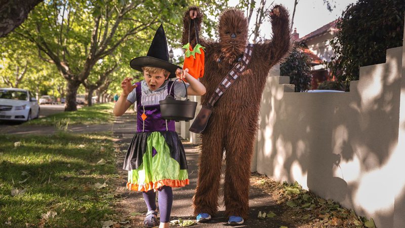 Crianças fantasiadas para o Halloween - Asanka Ratnayake/Getty Images