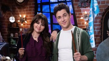 Selena Gomez e David Henrie como Alex e Justin Russo para  'Os Feiticeiros Além de Waverly Place' - Divulgação/Disney