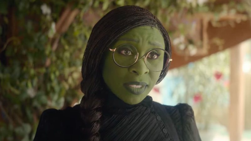 Cynhtia Erivo como Elphaba em 'Wicked' (2024) - Reprodução/Universal Pictures