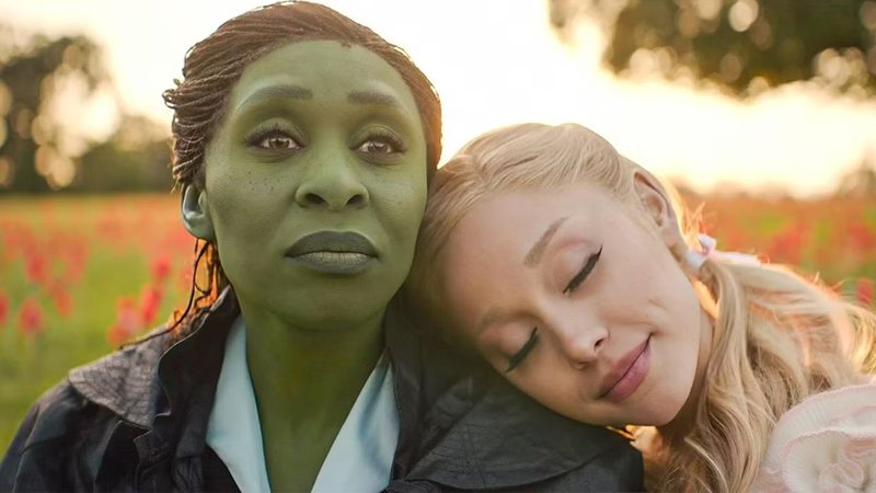 Cynthia Erivo e Ariana Grande como Elphaba e Glinda em 'Wicked' (2024) - Reprodução/Universal Pictures