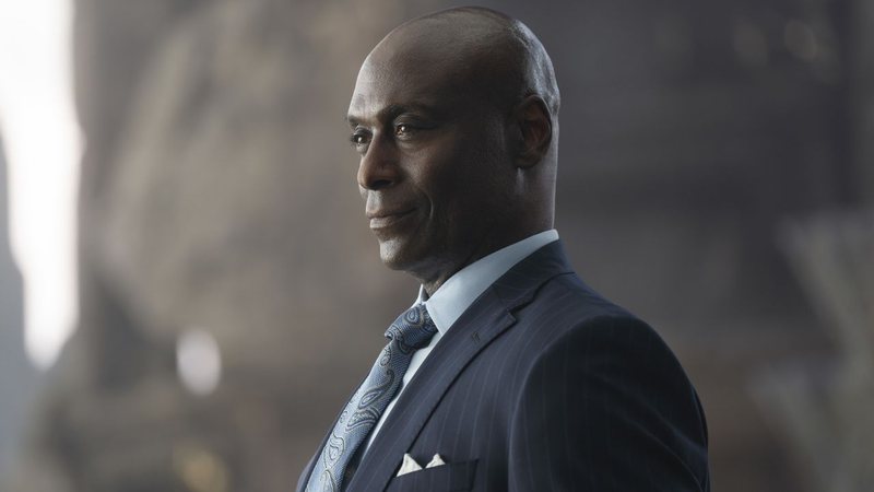 Lance Reddick como Zeus em 'Percy Jackson e os Olimpianos' - Divulgação/Disney+