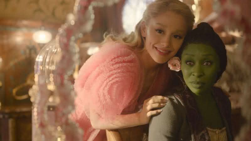 Glinda e Elphaba em cena de "Wicked" - Reprodução/Universal Pictures