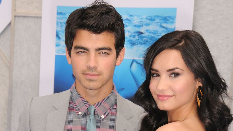 Joe Jonas e Demi Lovato em evento no ano de 2010 - Barry King/FilmMagic/Getty Images