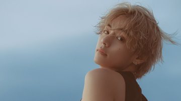 Foto concept de V para o álbum "Layover" - BIGHIT MUSIC