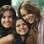 Demi Lovato, Selena Gomez e Miley Cyrus em vídeo da iniciativa 'Disney's Friends for Change'