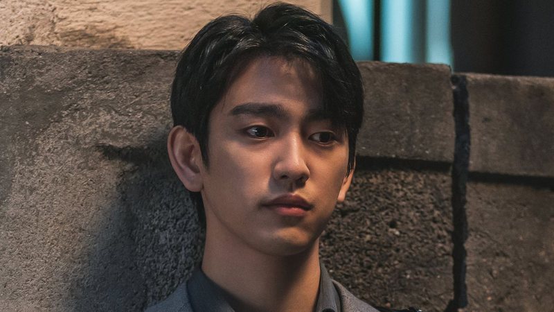 Jinyoung, do GOT7, em "The Witch" - Reprodução/Channel A