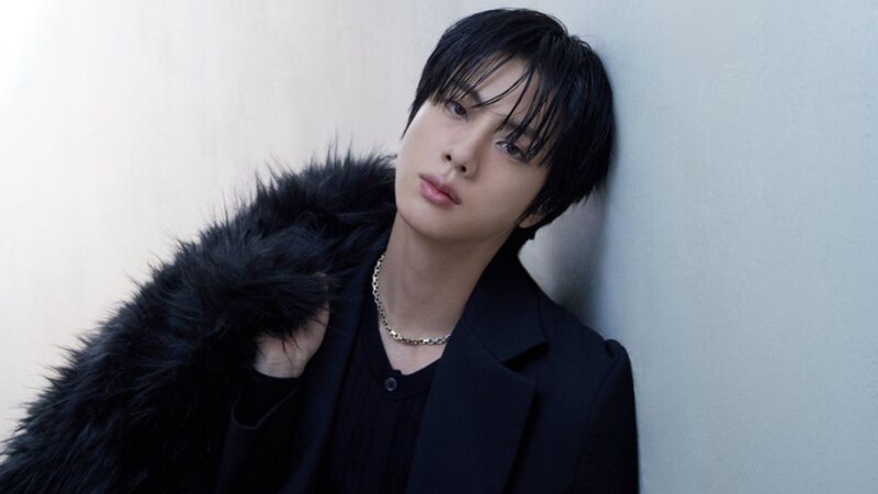 Foto concept de Jin, do BTS, no álbum 'Echo' - Divulgação/Big Hit Music