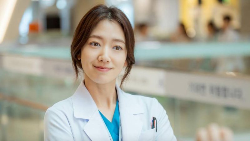 Park Shin Hye em "Médicos em Colapso" (2024) - Divulgação/Netflix/JTBC