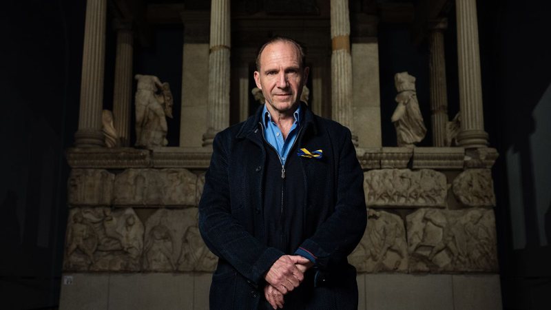 Ralph Fiennes na prévia de "The Retunr", no Museu Britânico - Divulgação/Jeff Spicer/Getty Images