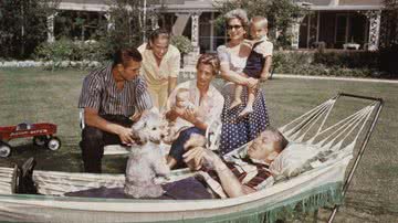 Walt Disney e sua família na década de 1950 - Gene Lester/Getty Images