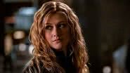 Mia Smoak, personagem de Kat McNamara, atriz que estará na CCXP22 - Reprodução/ CW