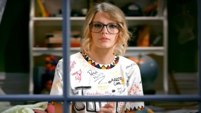 Taylor Swift no clipe de 'You Belong With Me' - Reprodução/Youtube/Taylor Swift