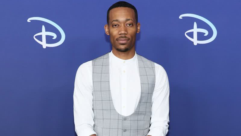 Tyler James Williams em um evento da Disney - Getty Images