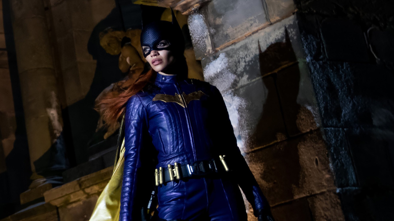 Leslie Grace caracterizada como Batgirl - Divulgação/ Warner Bros. Pictures