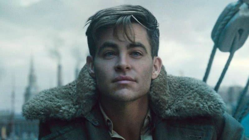 Chris Pine interpretando Steve Trevor - Divulgação/ Warner Bros. Pictures