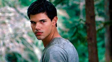 Taylor Lautner como Jacob Black na saga Crepúsculo - Reprodução/ Paris Filmes