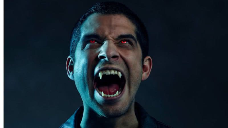 Tyler Posey em imagem para Teen Wolf: O Filme - Reprodução/ Paramount+/EW