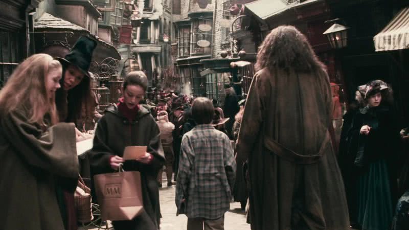 Beco Diagonal no filme 'Harry Potter e a Pedra Filosofal' (2001) - Reprodução/Warner Bros.