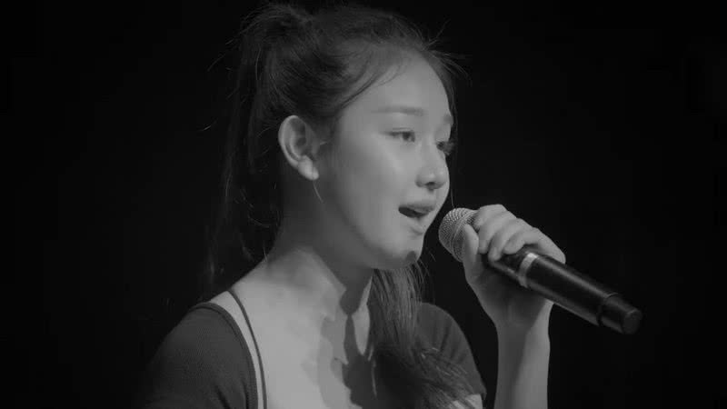 Pharita em seu vídeo de apresentação - Reprodução/YouTube/YG ENTERTAINMENT
