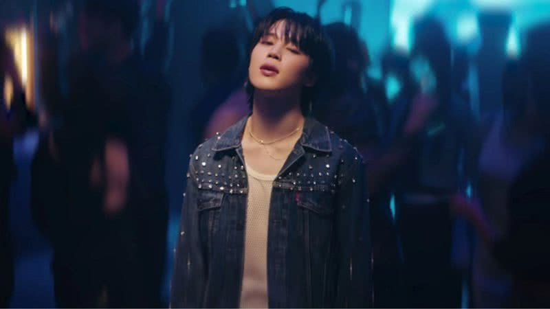 Jimin no clipe da faixa 'Like Crazy' - Reprodução/Youtube/HYBE LABELS