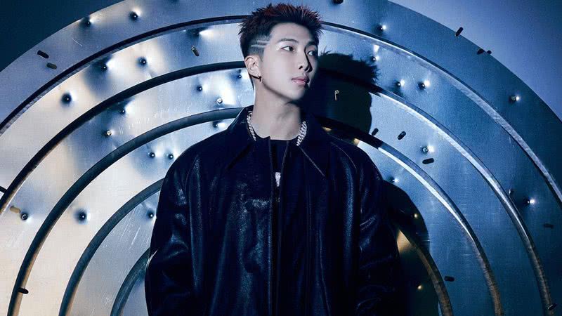 RM em imagem promocional para o álbum 'Proof' - Divulgação/BigHit Music