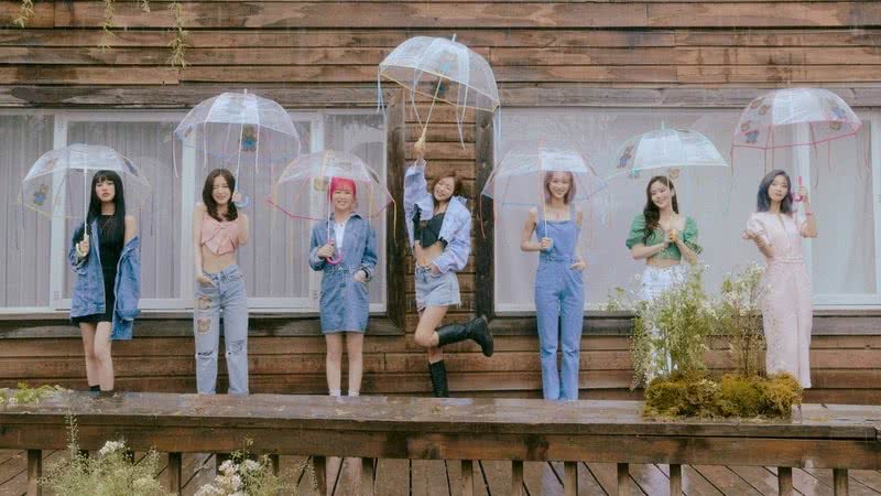 Oh My Girl para a divulgação do álbum "Dear OHMYGIRL" - Divulgação/WM Entertainment