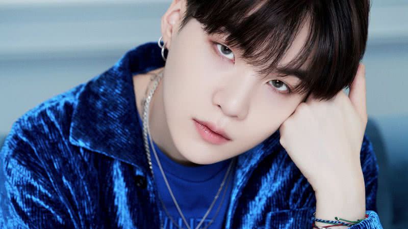 Suga em concept photos para o álbum "Be", do BTS - Divulgação/ BIGHIT