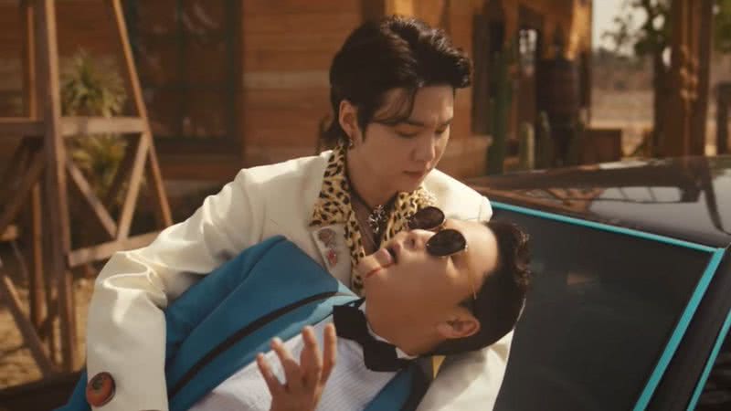 PSY e Suga no MV de "That That" - Divulgação/ Youtube/ officialpsy