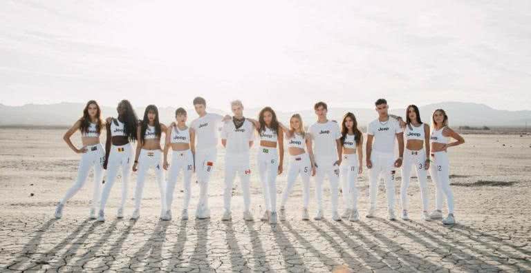 O grupo reunido em photoshoot - Divulgação/Now United