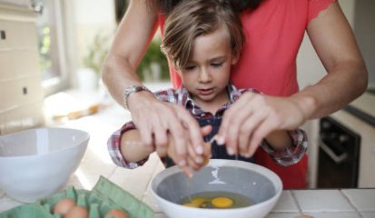 6 peças para crianças aprenderem a cozinhar - Reprodução/Getty Images