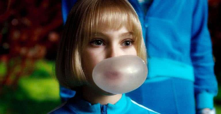 Violet Beauregarde, a garota viciada em chiclete de A Fantástica Fábrica de Chocolate (2005) - Divulgação/Warner Bros. Pictures
