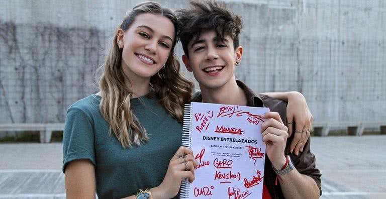 Imagem promocional dos bastidores de Entre Laços - Divulgação/Disney+