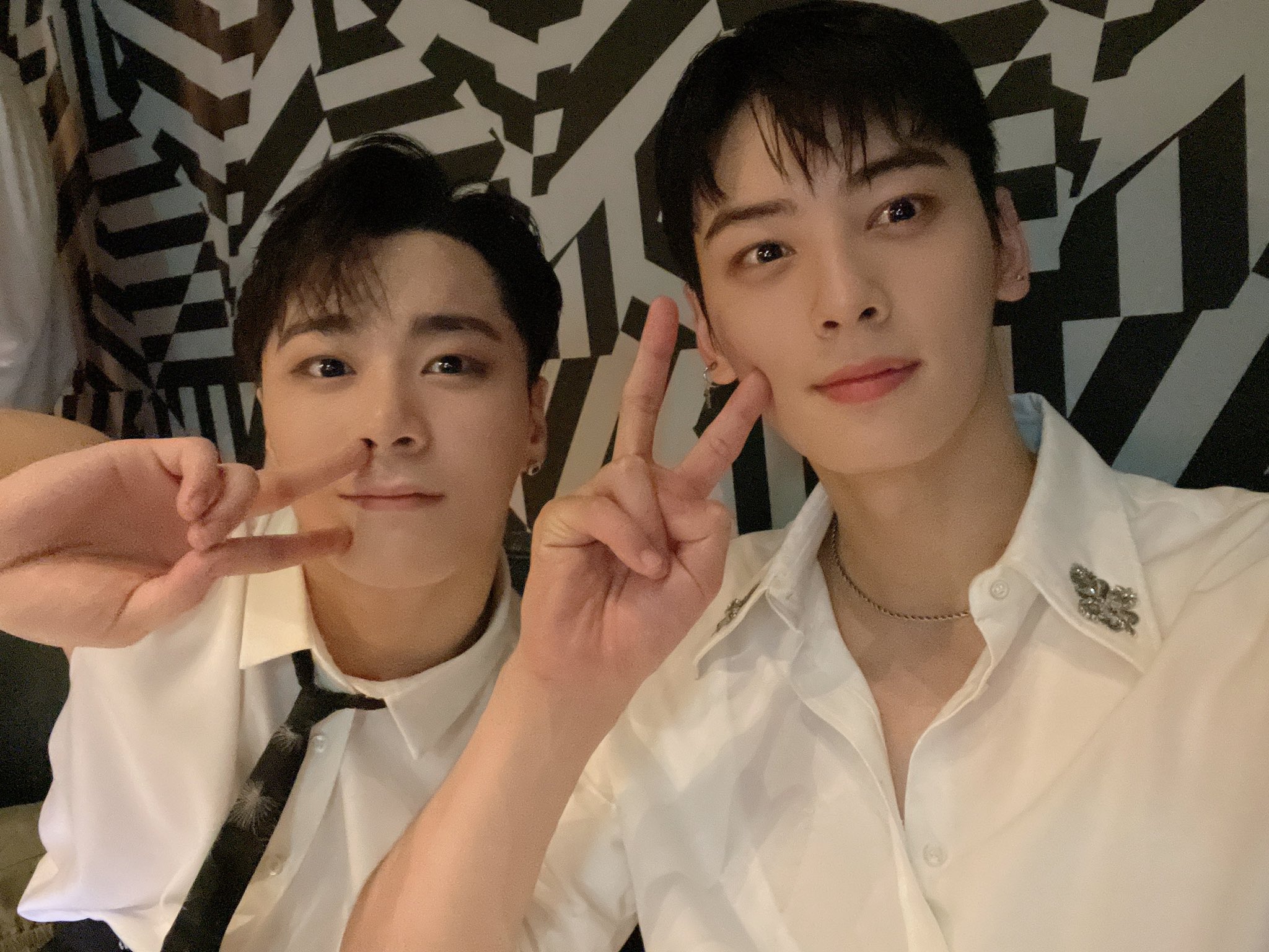 Cha Eunwoo e Moonbin, do ASTRO