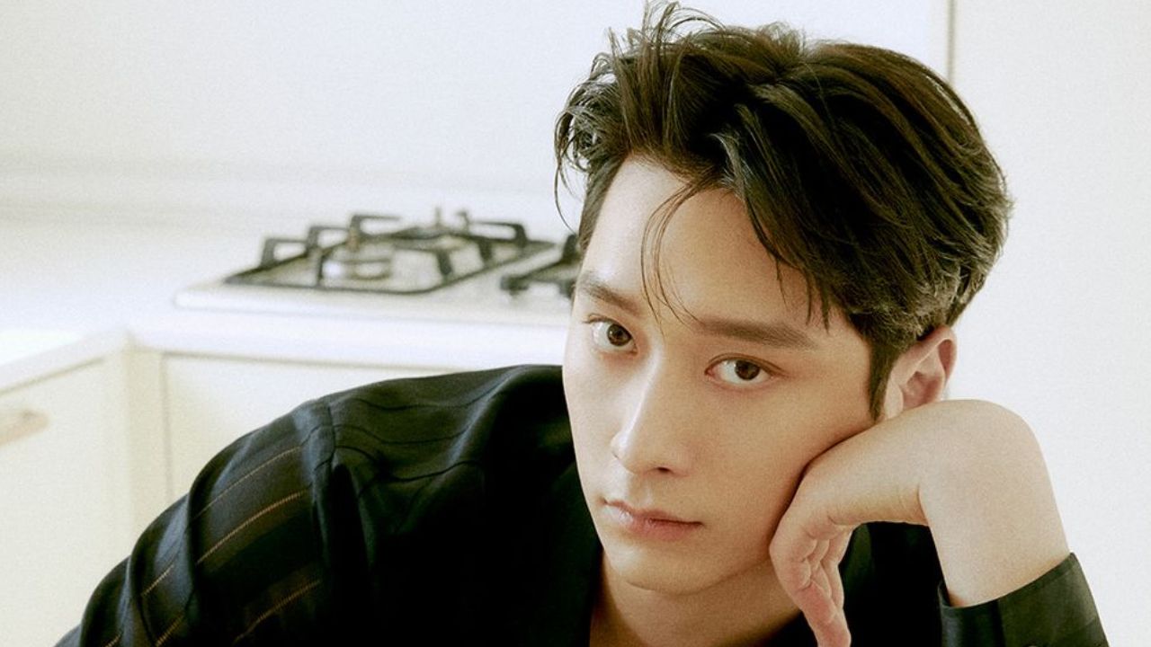 Changsung em concept photo para o álbum 'MUST'