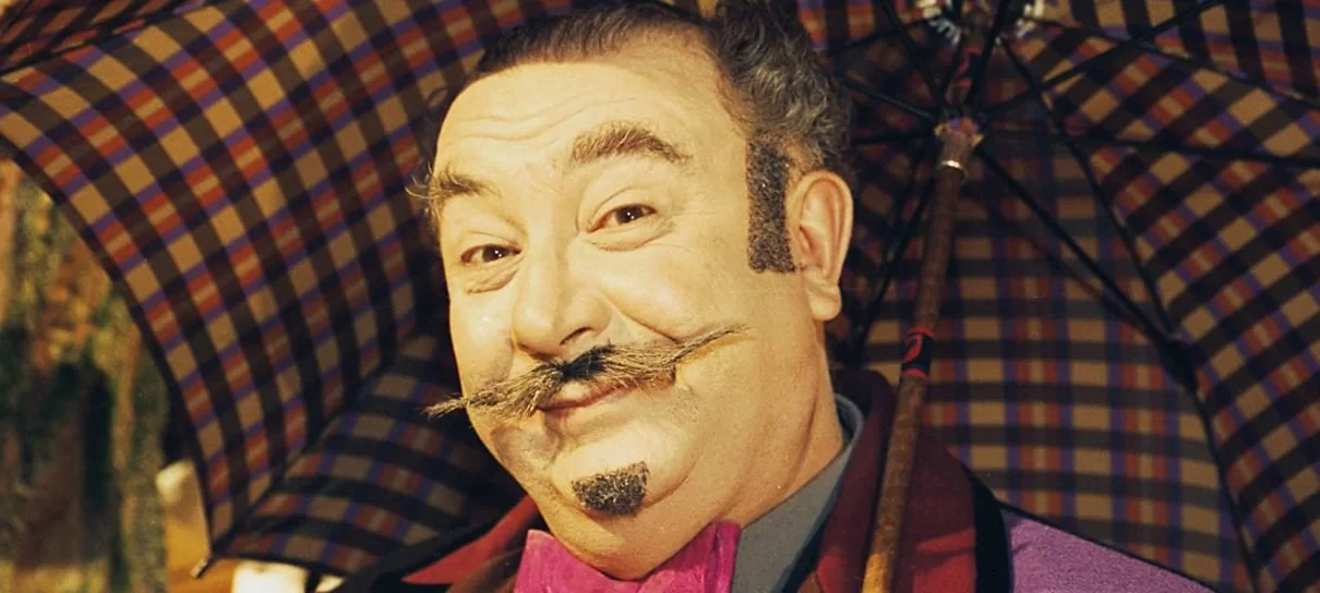 Sérgio Mamberti como Dr. Victor