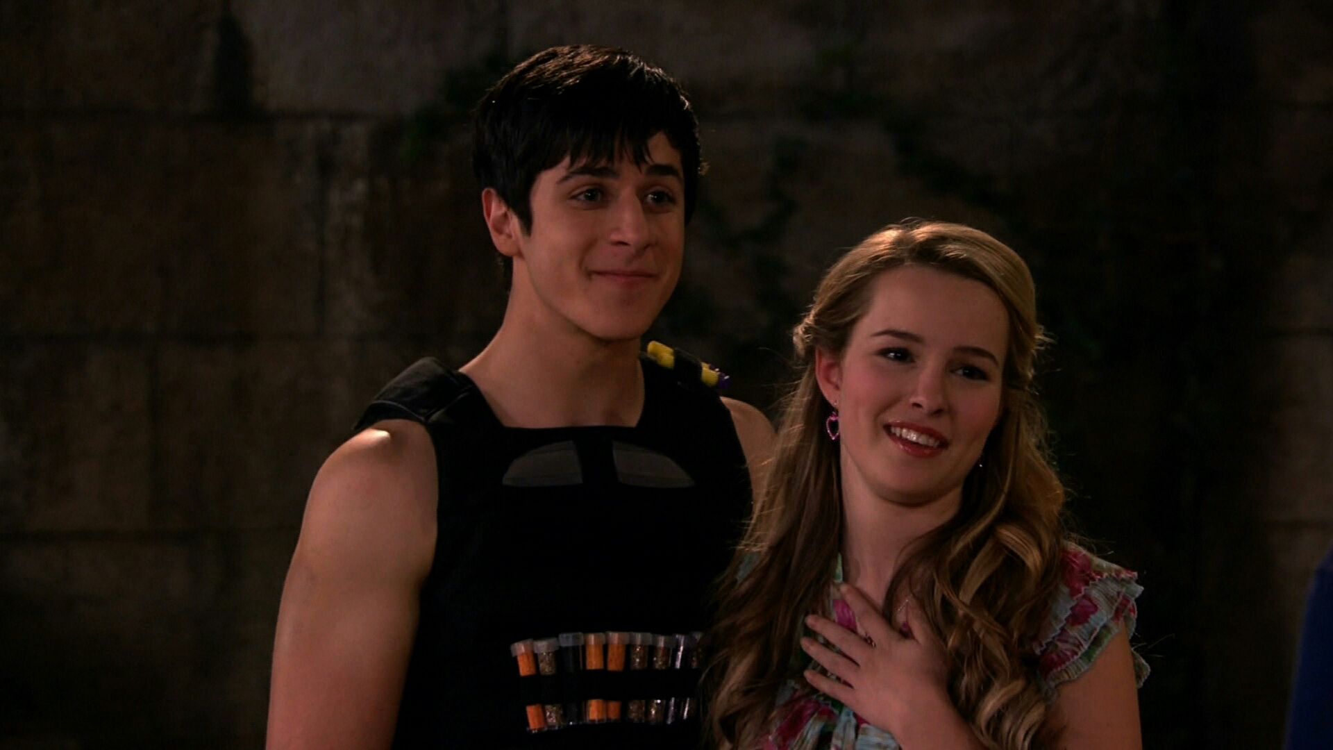 David Henrie (Justin) e Bridgit Mendler (Julieta) em 'Os Feiticeiros de Waverly Place'