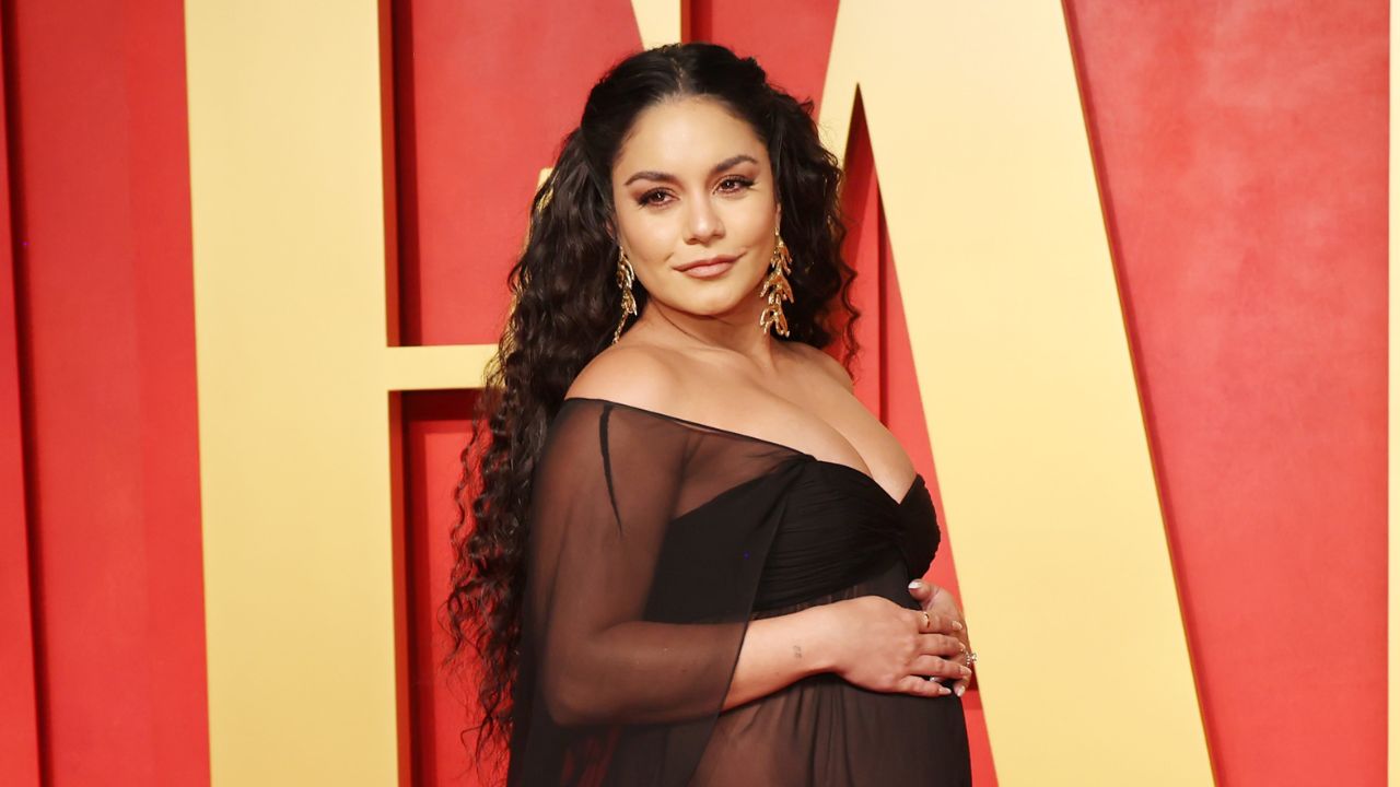Após vencer o “The Masked Singer”, Vanessa Hudgens faz referência a High School Musical