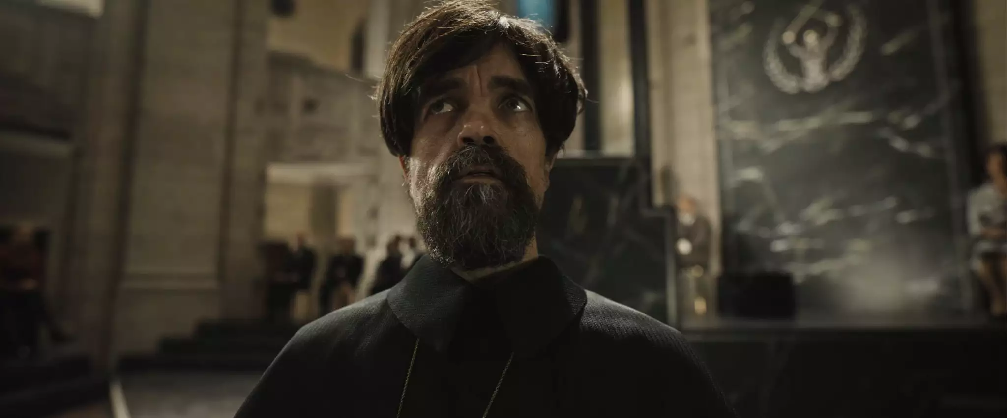 Peter Dinklage como Casca Highbottom