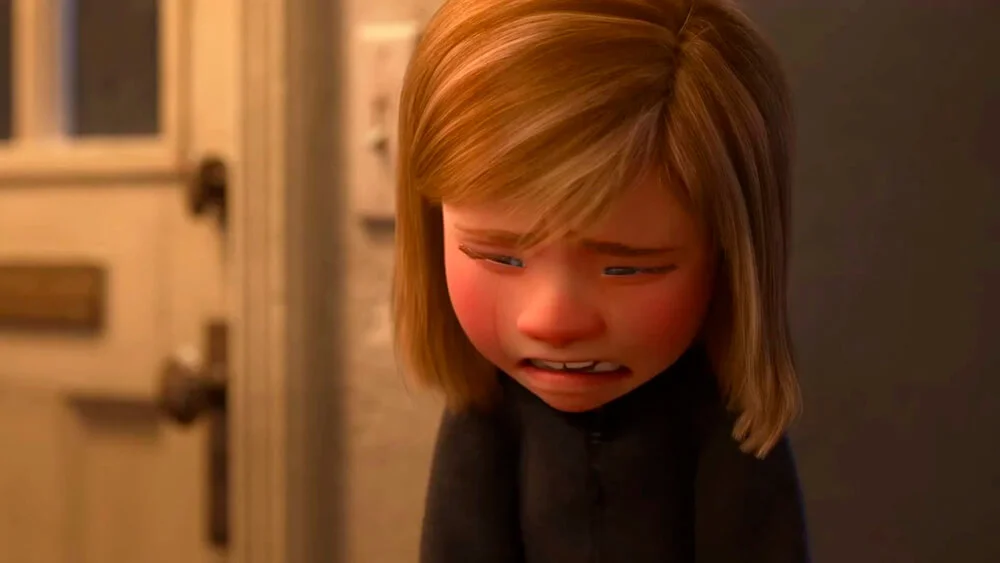 riley chorando divertida mente